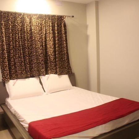 Hotel Lakshmi Grand Višákhapatnam Pokoj fotografie