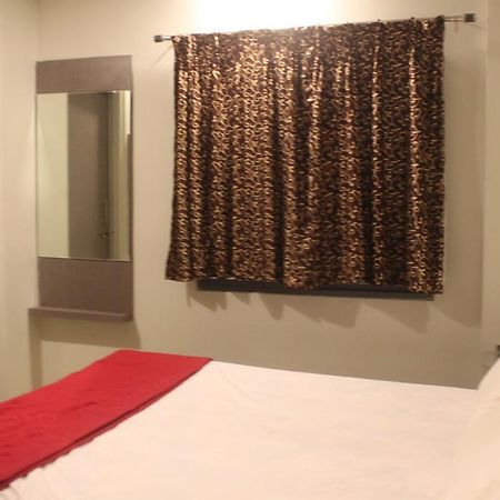 Hotel Lakshmi Grand Višákhapatnam Pokoj fotografie